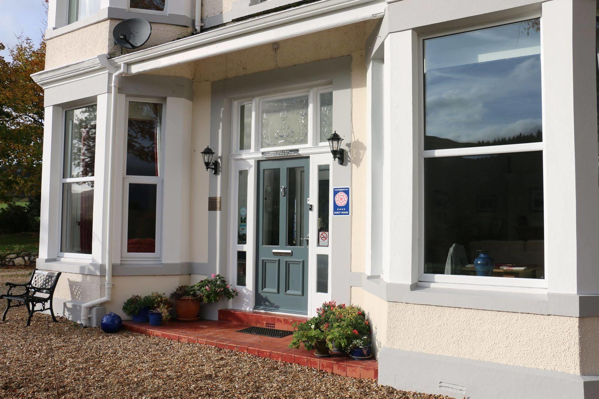 Готель Link House Bassenthwaite Lake Екстер'єр фото