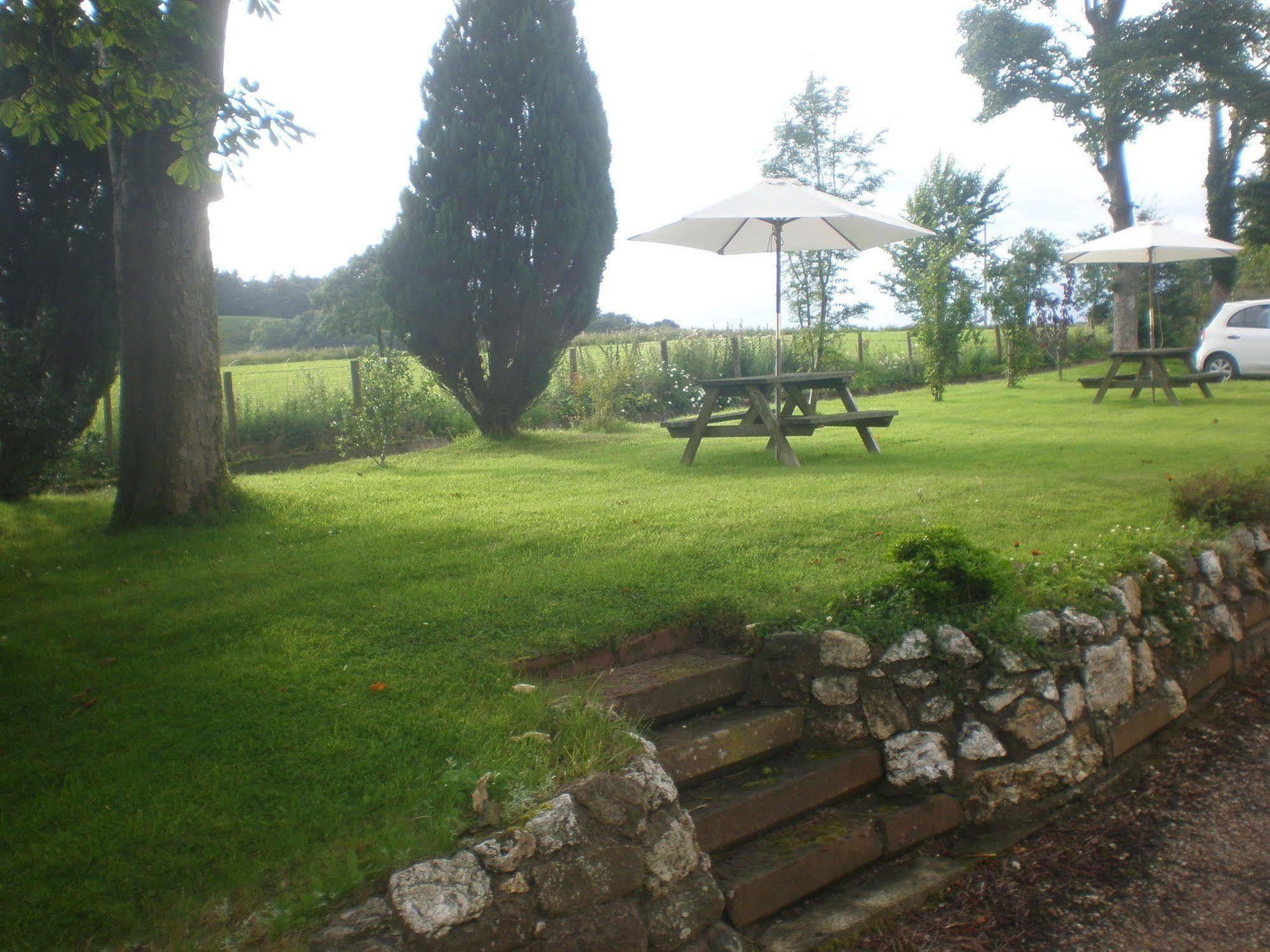 Готель Link House Bassenthwaite Lake Екстер'єр фото